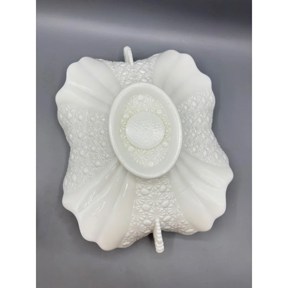 Vtg Fenton Milk‎ Glass Ruffled Daisy Button Ruffled Centerpiece Bowl White